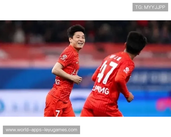 国足锋线组合重新调整，国足神锋